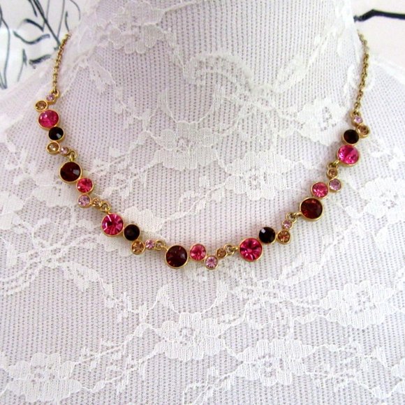 Pink to deep rose rhinestone choker necklace - Picture 2 of 8